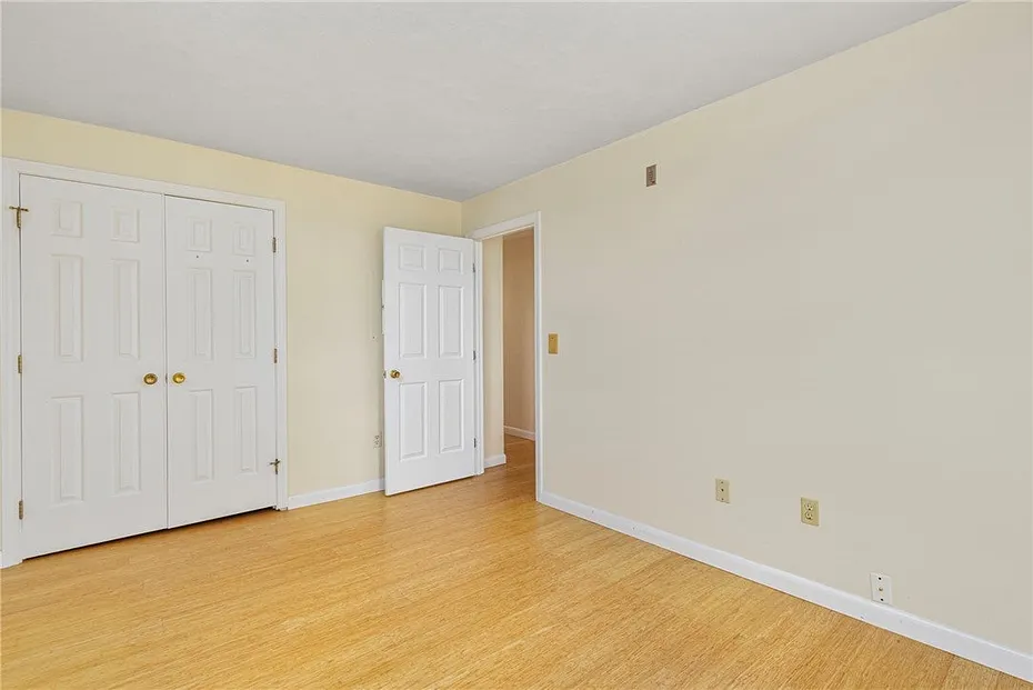 3524 W Shore Road  #301 Photo 15