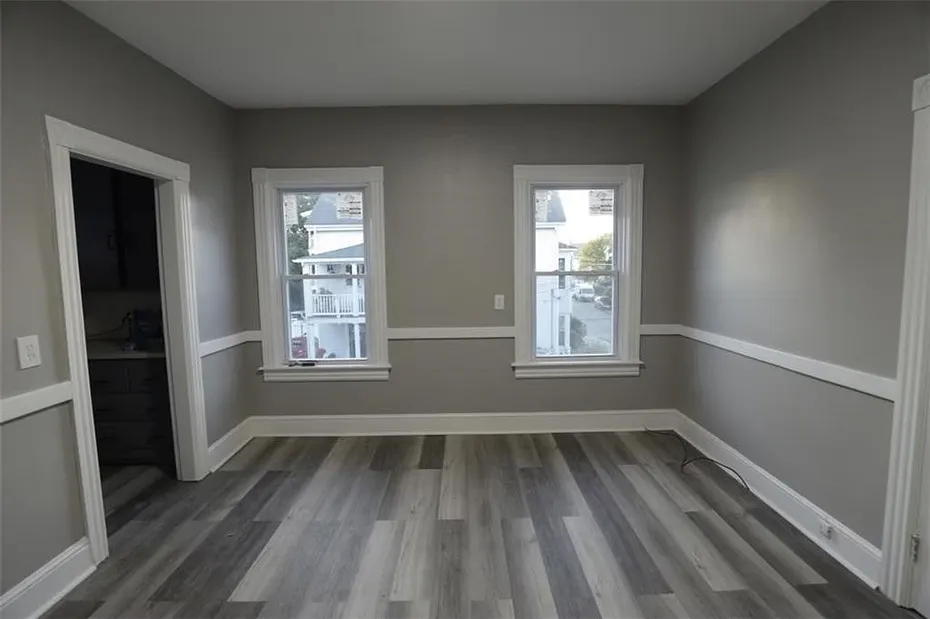 686 Broadway  #2R Photo 6
