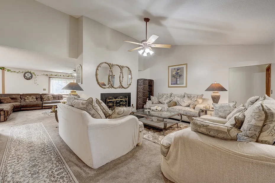300 Hilltop Road Photo 6