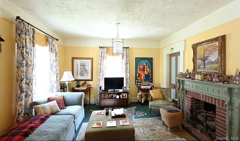18 Stagecoach Lane Photo 5