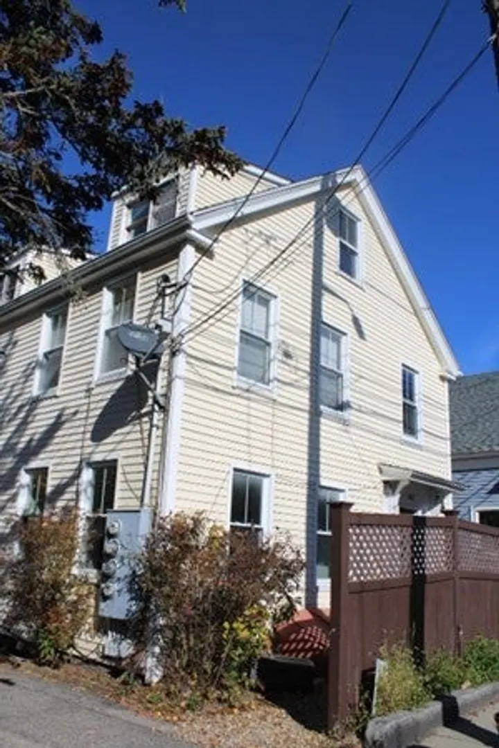 1060-1062 Washington St  #3 Photo 2