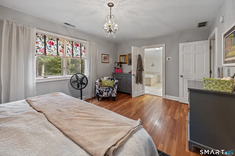 130 Fairhaven Drive Photo 26