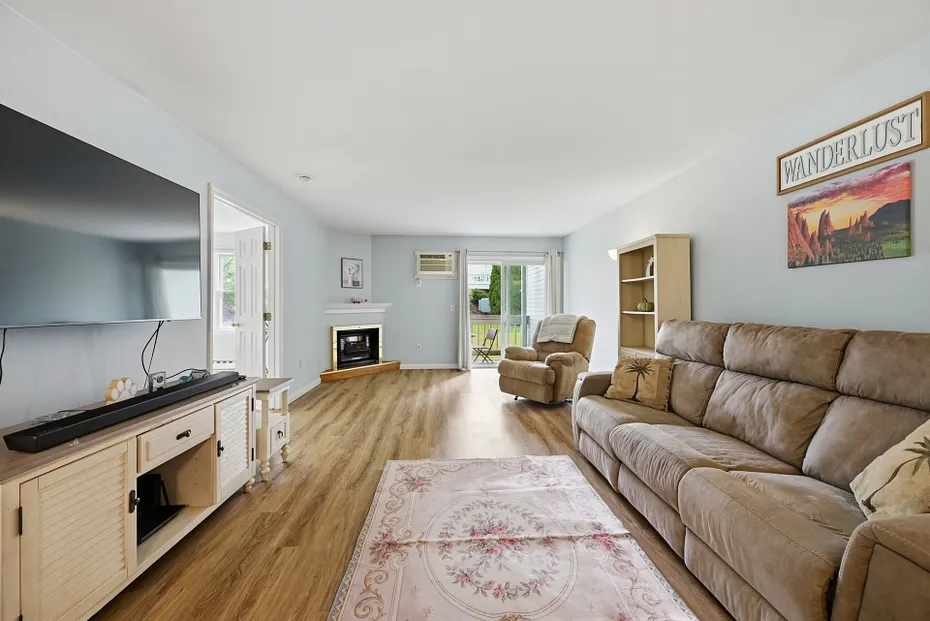 55 Mill Plain Road  #32-1 Photo 8