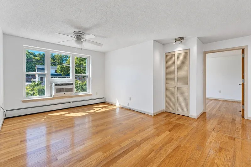 184 Pequot Avenue  #305 Photo 4