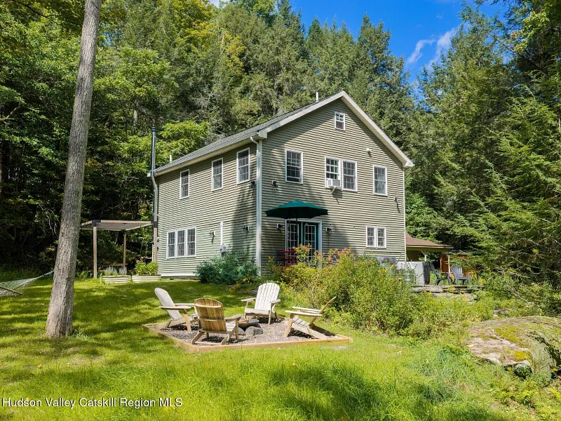 2211 W Hubbell Hill Road Photo 1