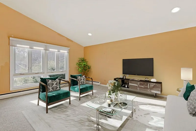 6 Madison Ave Photo 5