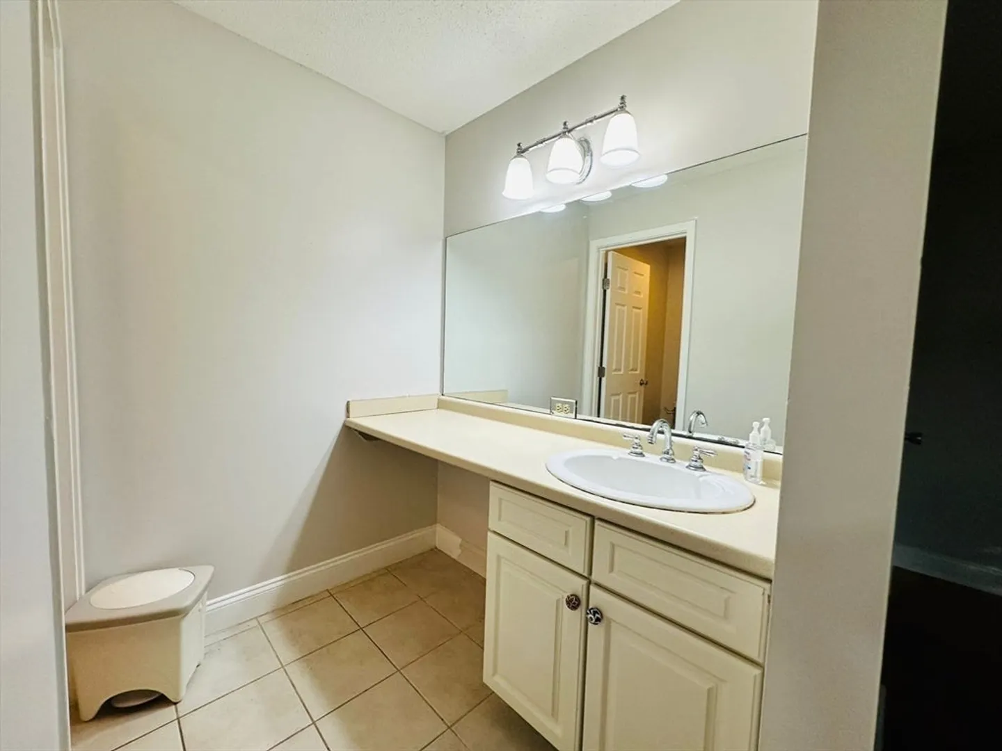 450 Brookside Dr  #B Photo 10