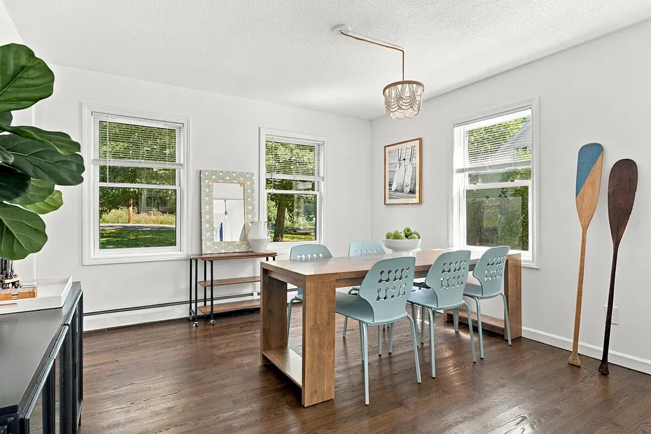 343 Horse Pond Road Photo 12