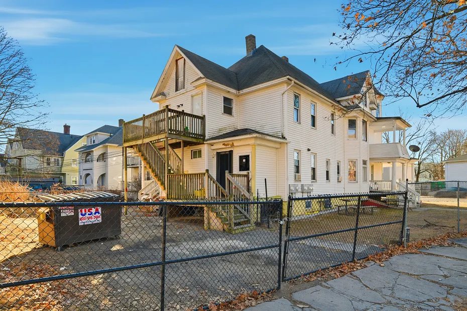 127 Dickinson Street Photo 4