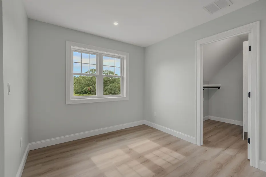 2 Farm Meadow Road Photo 33
