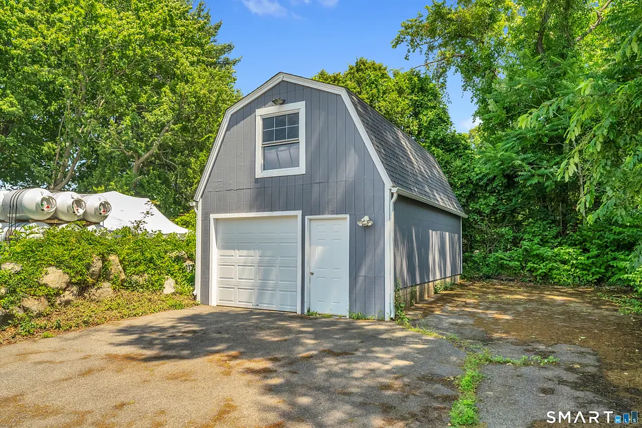 296 Mitchell Street Photo 27