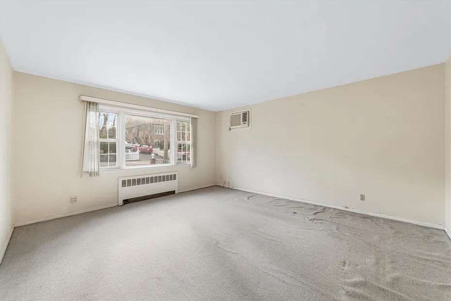 85 Stevens Avenue Photo 4