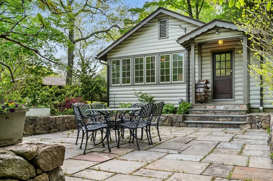 Stamford Single Family Photo 23