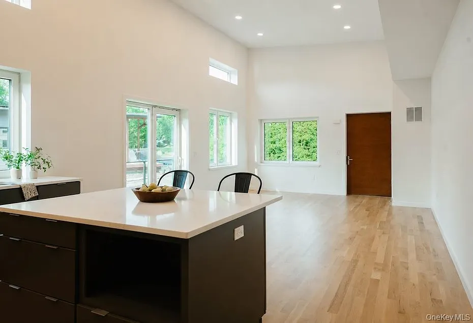 10 A Cooper Street Photo 6