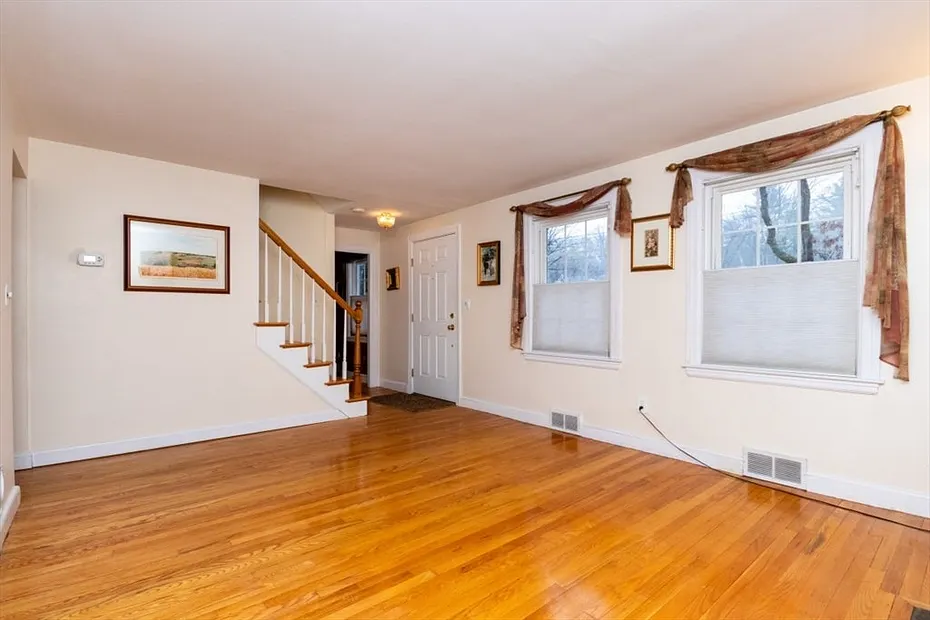 20 Eleanor Rd Photo 19