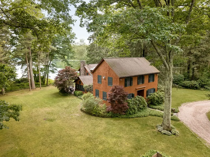 142 Interlaken Road Photo 1