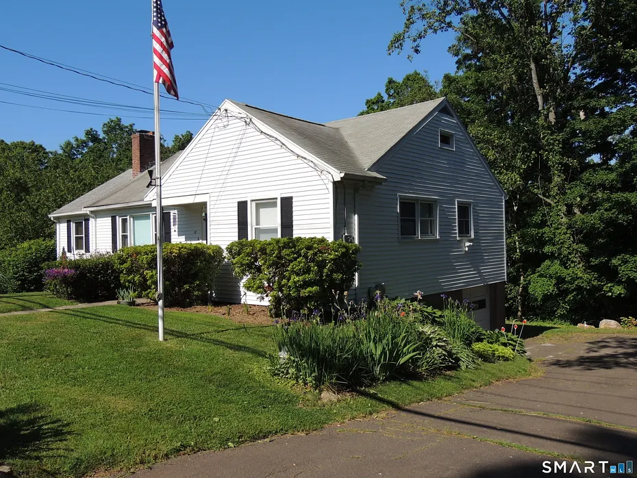 87 Hotchkiss Grove Road Photo 16