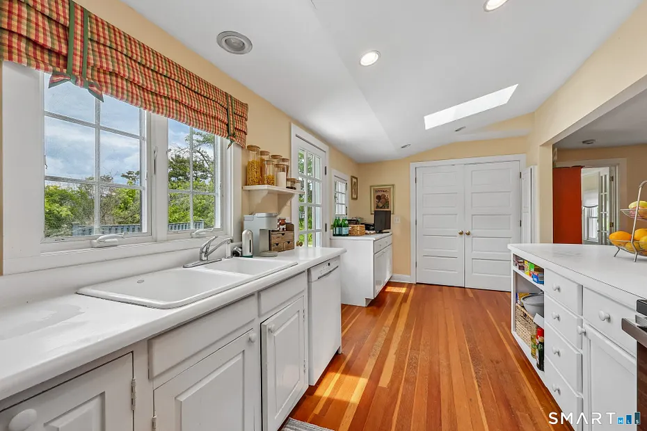 153 Middle Beach Road Photo 12