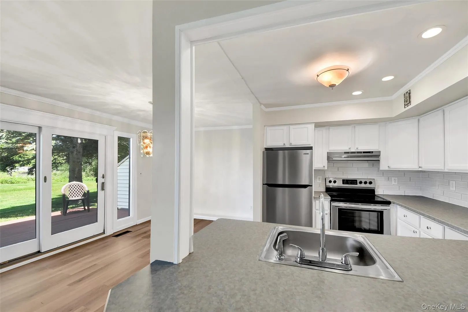 51 Jefferson Oval  #E Photo 12