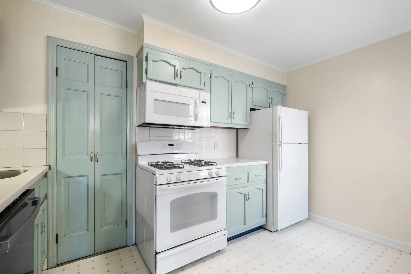 100 Ardsley Avenue W  #4H Photo 16