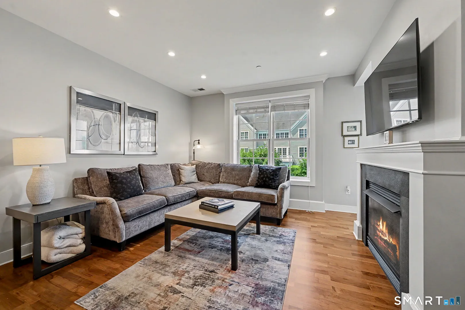 77 Havemeyer Lane  #410 Photo 8