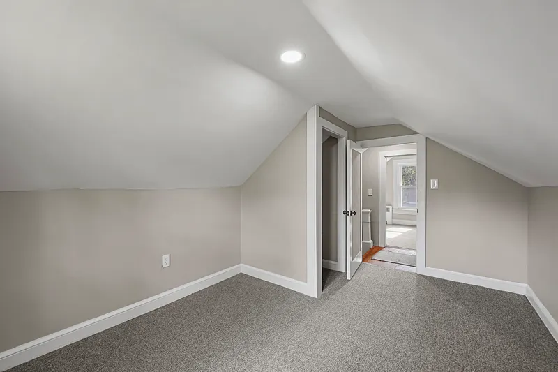 26 Davis St Photo 18