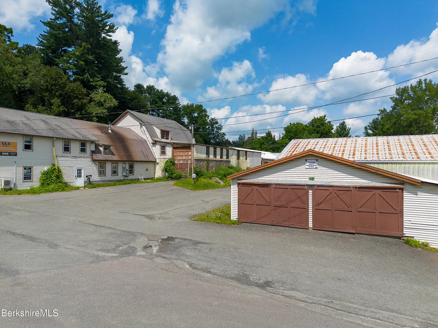 20 Maple Ave Photo 16