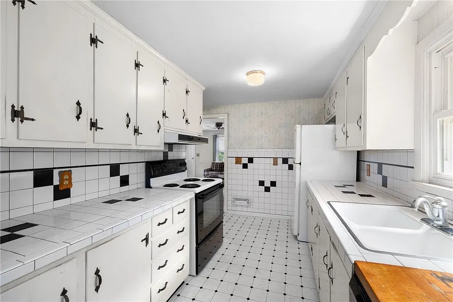 108 Longfellow Drive Photo 7