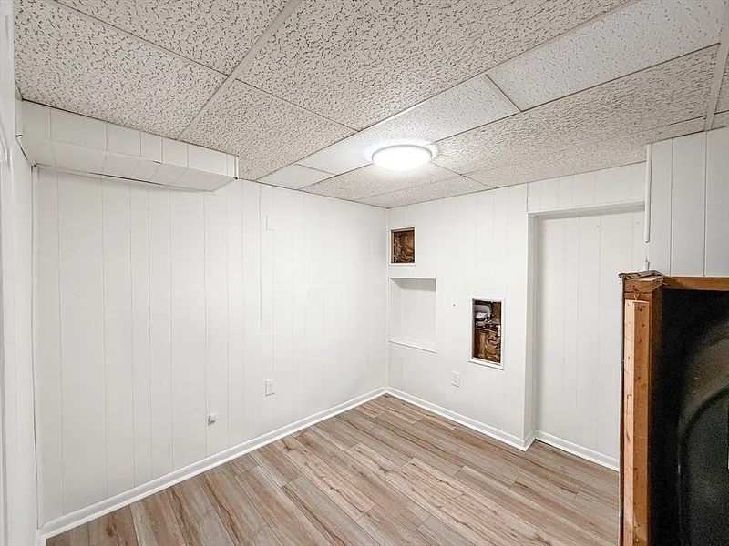 31 Millard Ave Photo 25