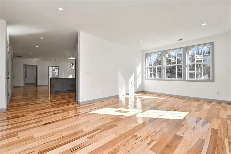 1 Stockwell Road Photo 10