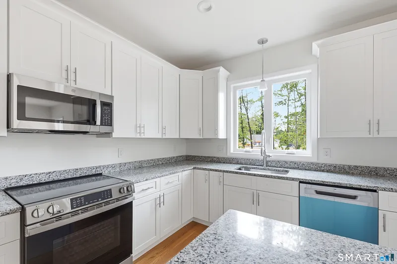 18 Spring Hill Lane Photo 10