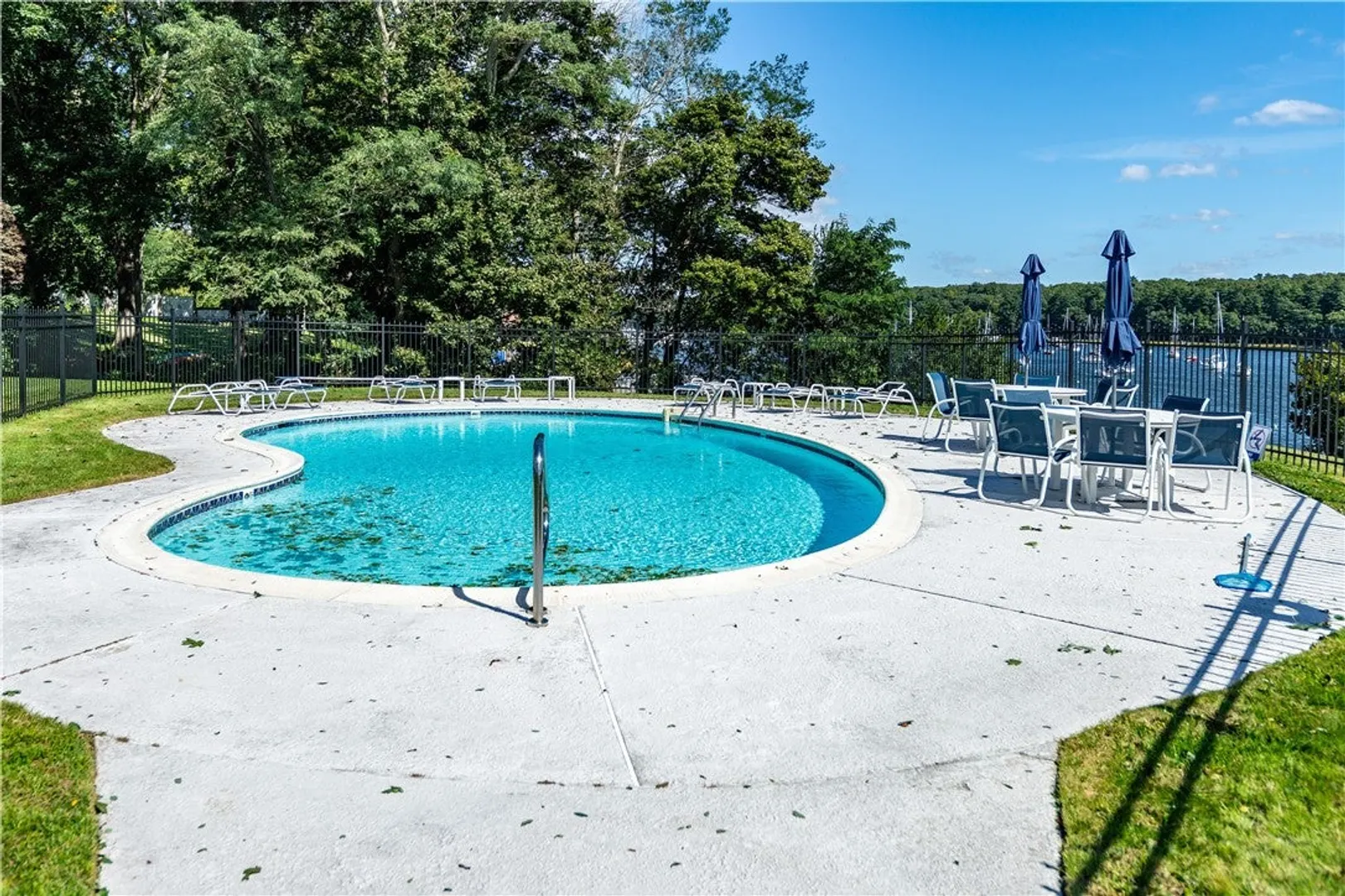 152 Crompton Avenue  #18 Photo 45