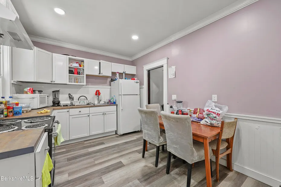 271 Tyler St Photo 12