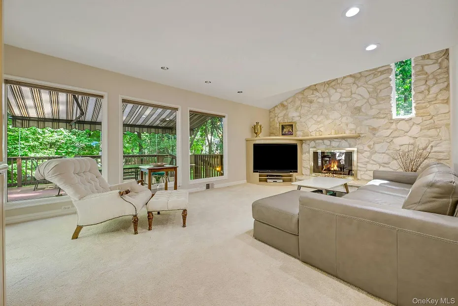 19 York Drive Photo 17