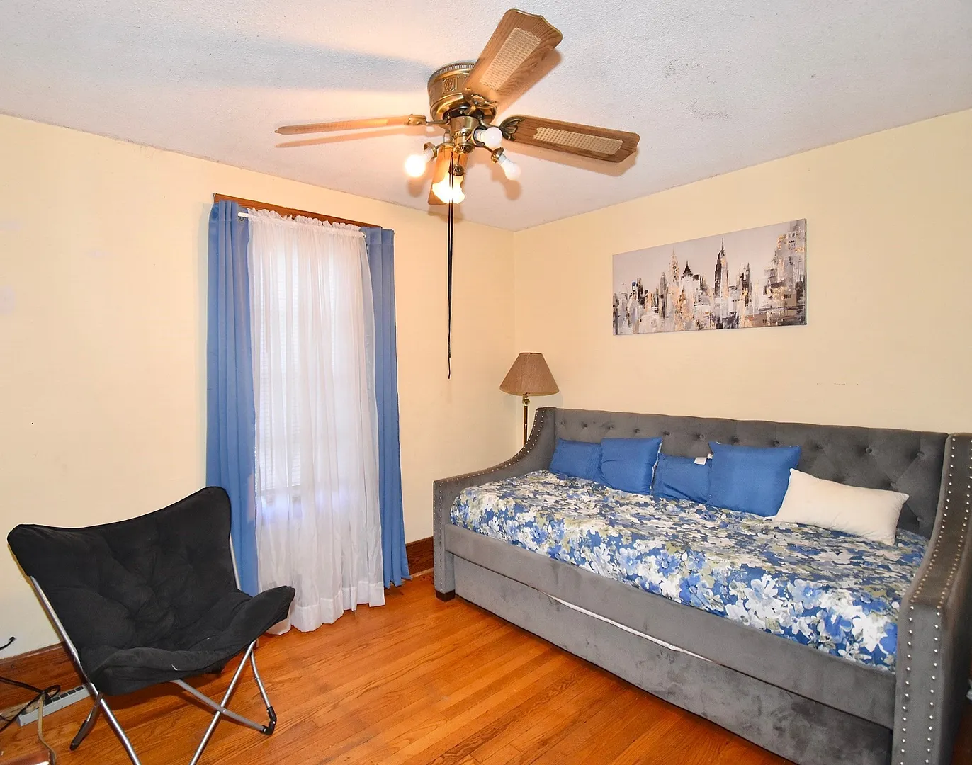 1245 Bay St Photo 19