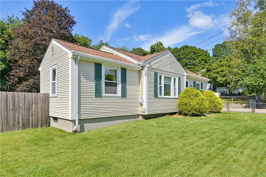 63 Taft Street Photo 3