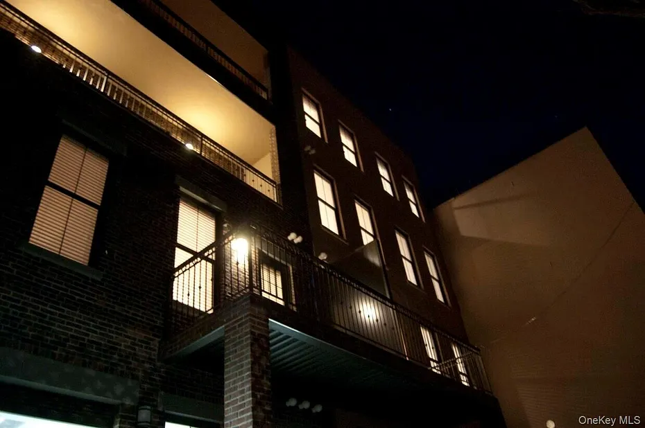 114 Greenpoint Avenue Photo 27