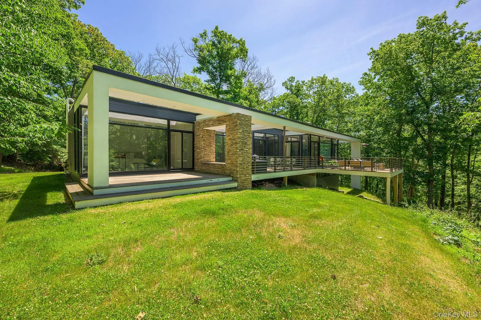 312 Sky Farm Road Photo 2