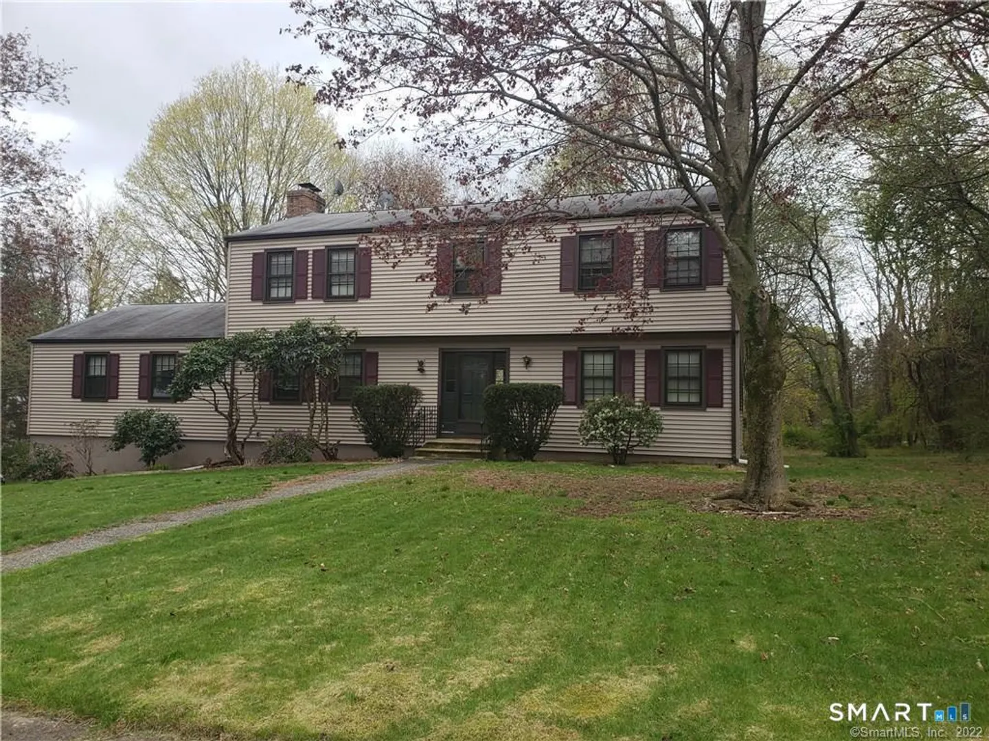8 Squire Lane Photo 1