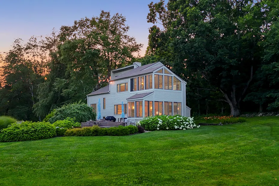 14 Flanders Lane Photo 1
