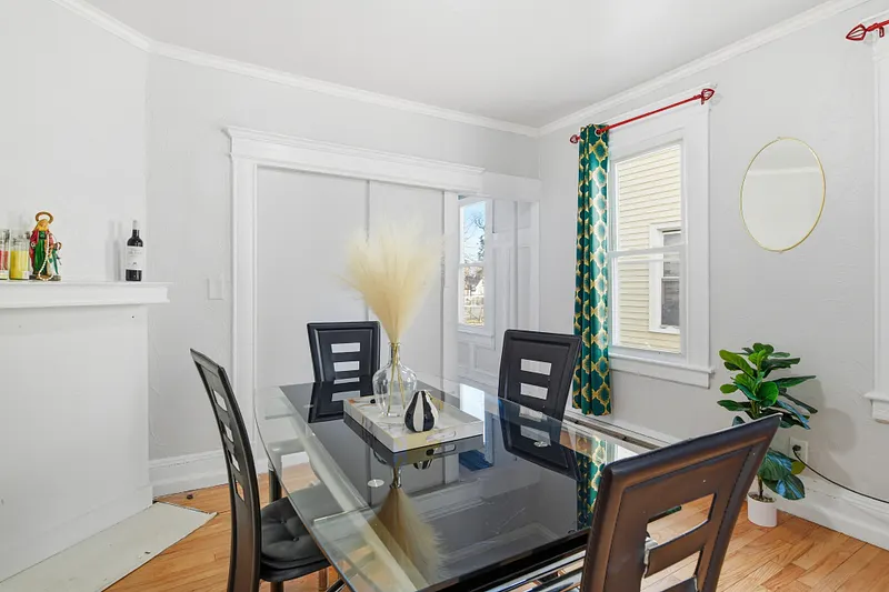 127 Dickinson Street Photo 7