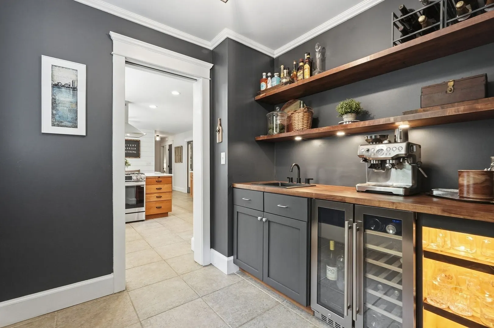 409 Henry St Photo 14
