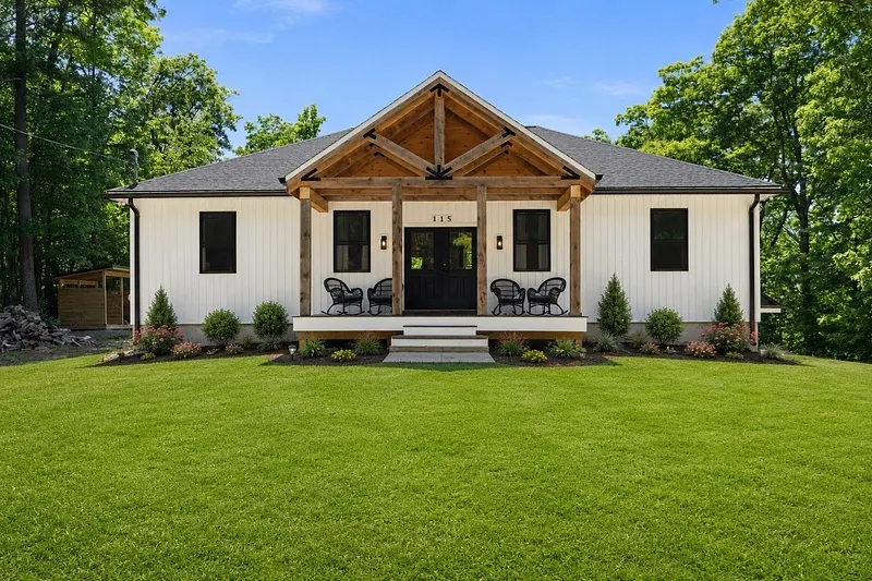 115 Webster Road Photo 4