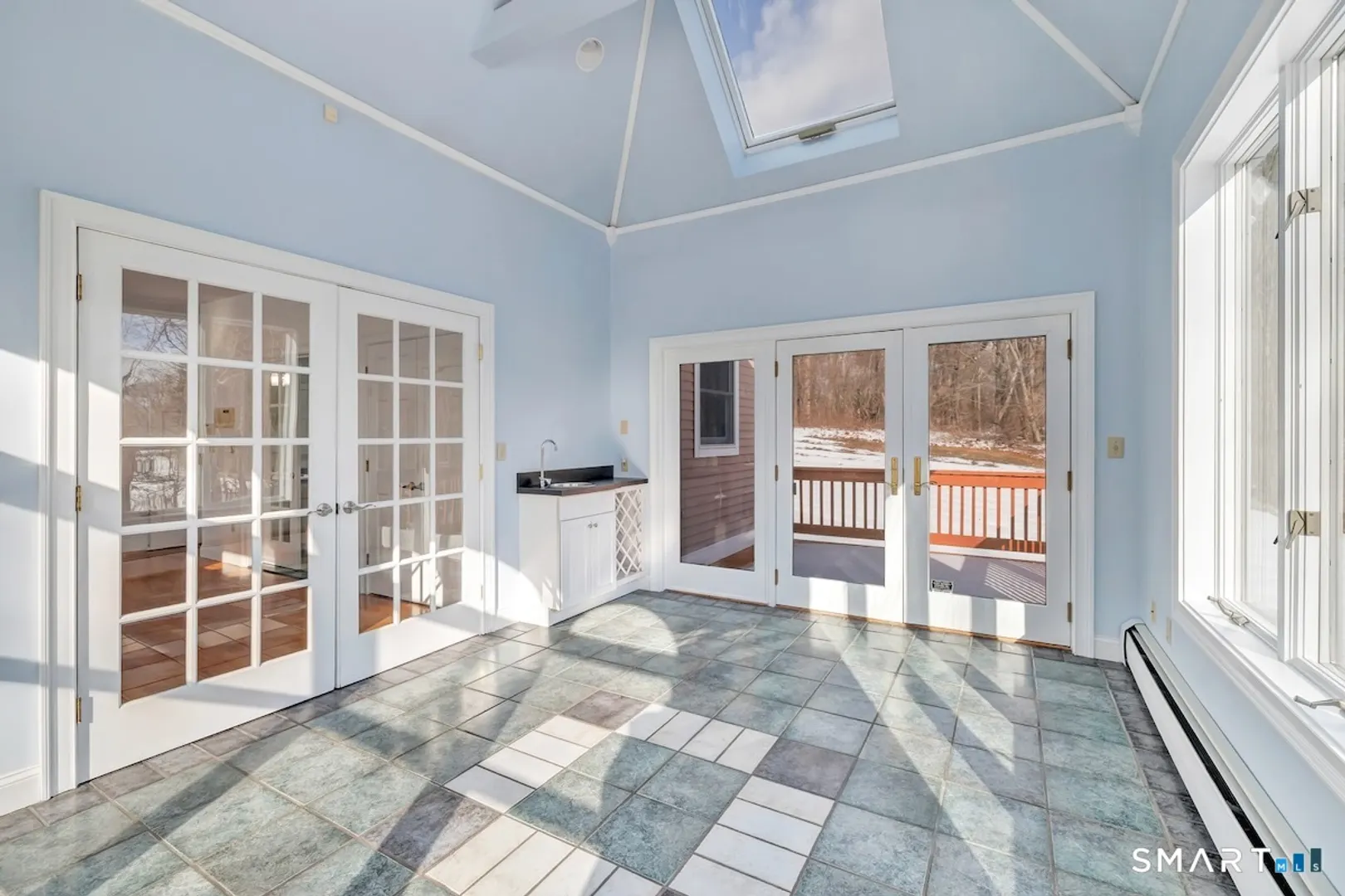 461 Amity Road Photo 24