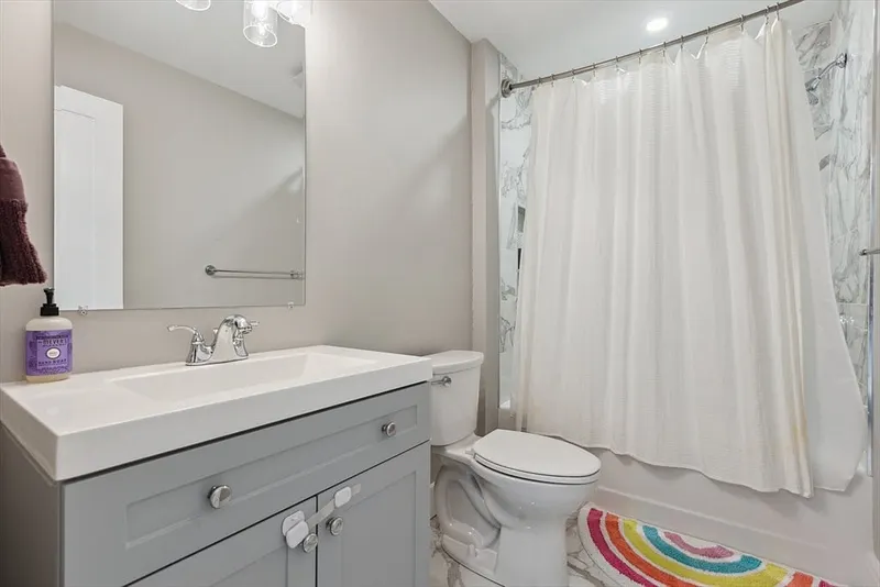 16 Crown Road Photo 36