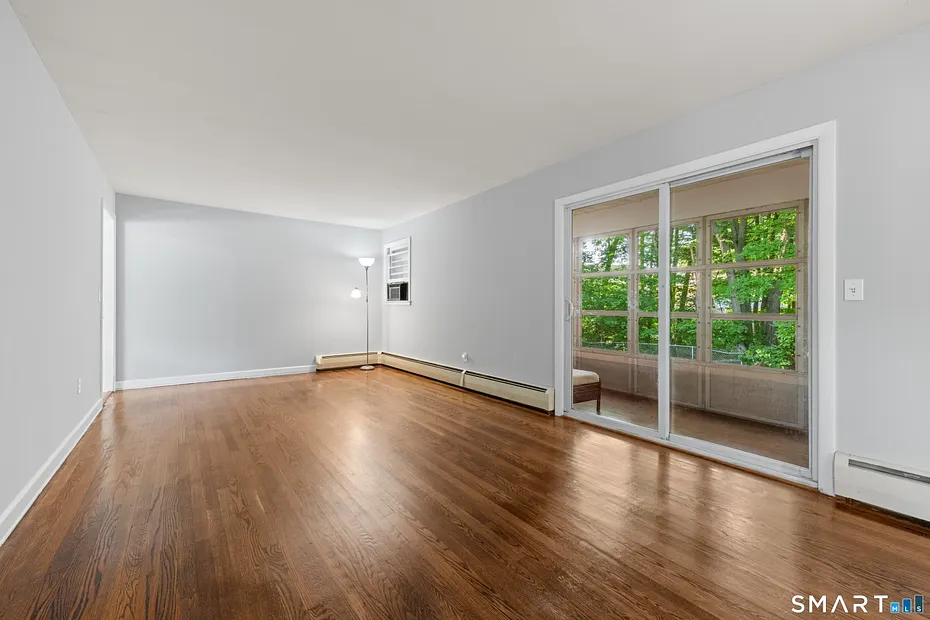 24 East Wintonbury Avenue Photo 10