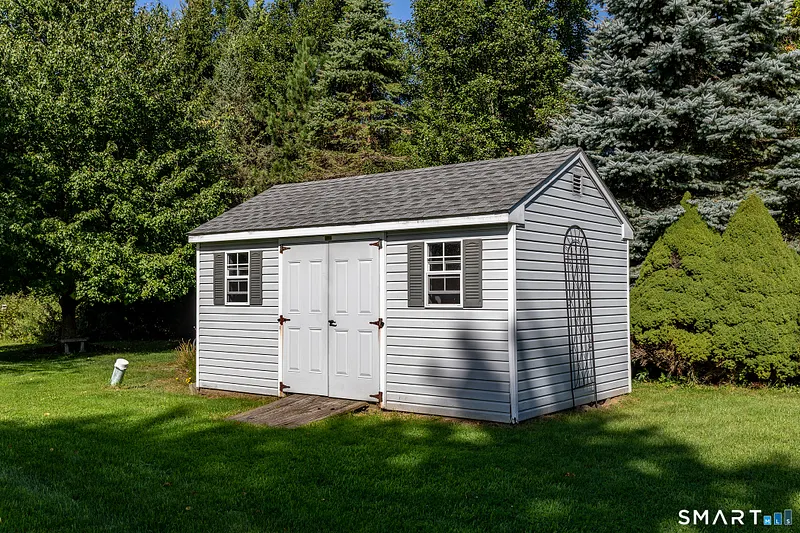 240 Beach Street Photo 22