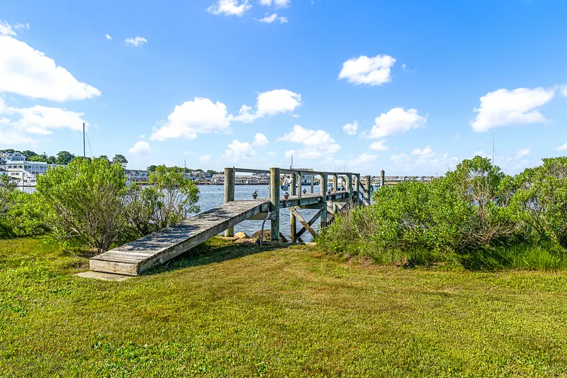 16 Waters Edge Road Photo 5