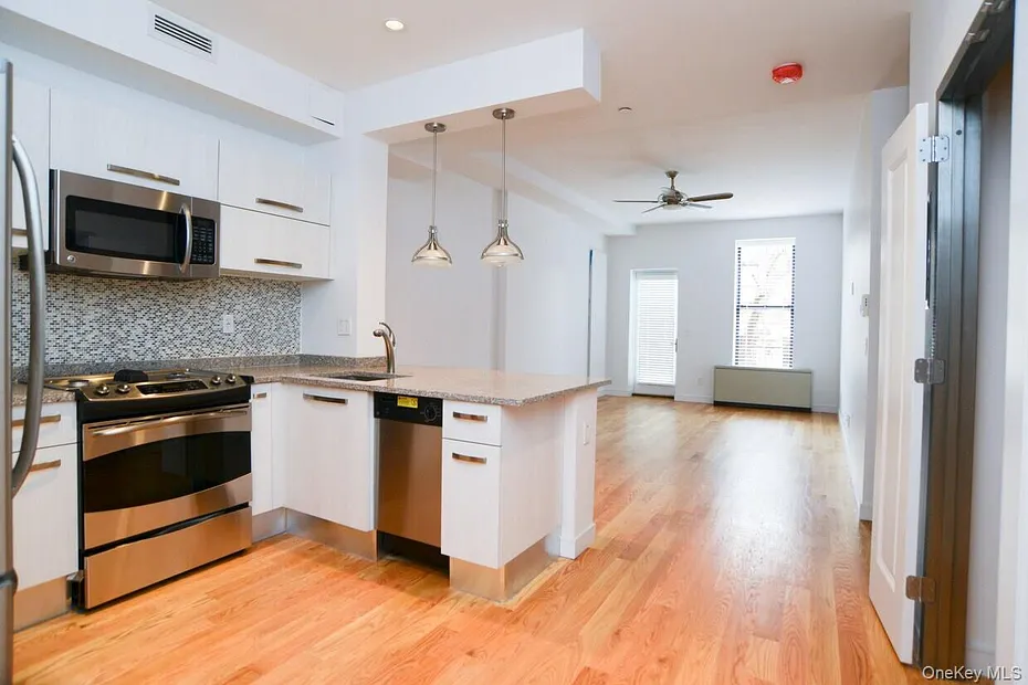 114 Greenpoint Avenue Photo 14
