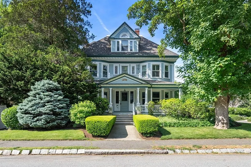 103 Hunnewell Ave Photo 1
